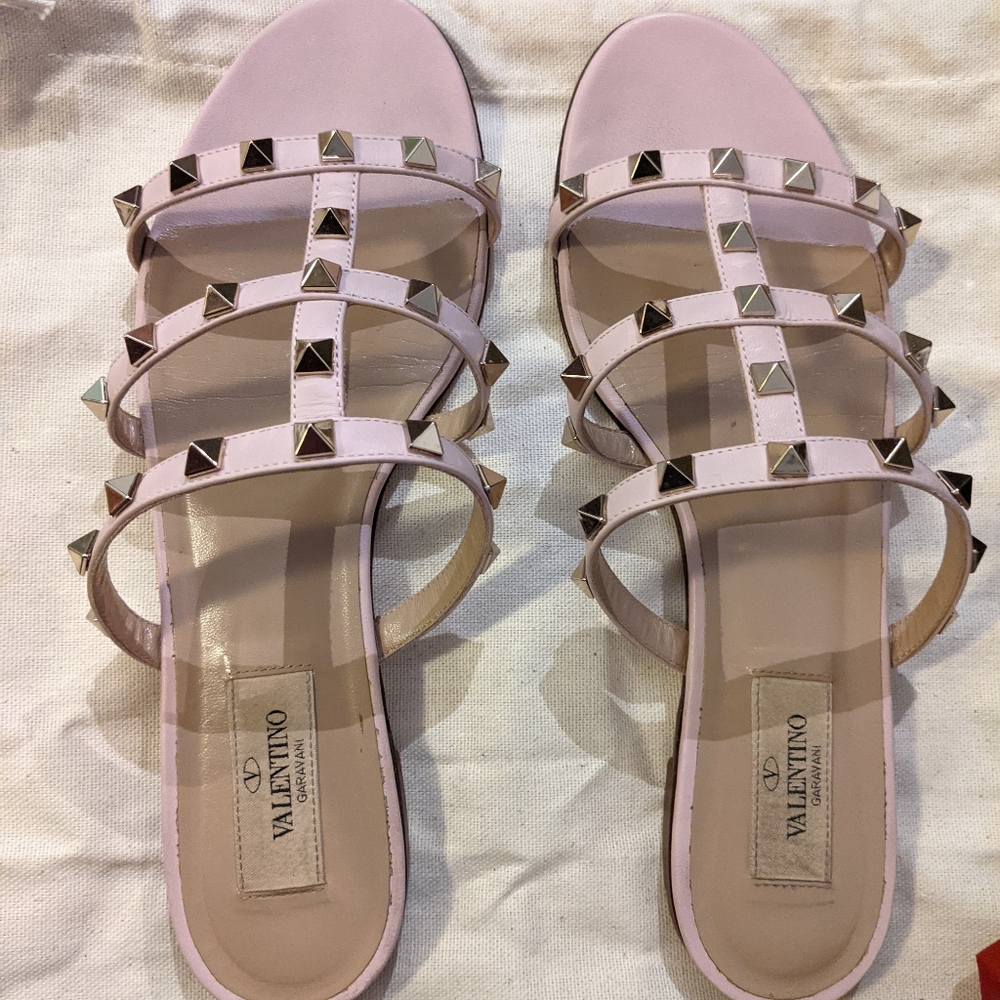 Valentino Rockstud Caged Slide Sandals - EU 38/US 8 - Water Rose (light pink)